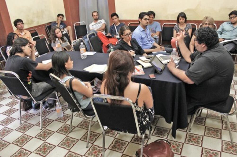 Analizan locura y suicidio en la escritura