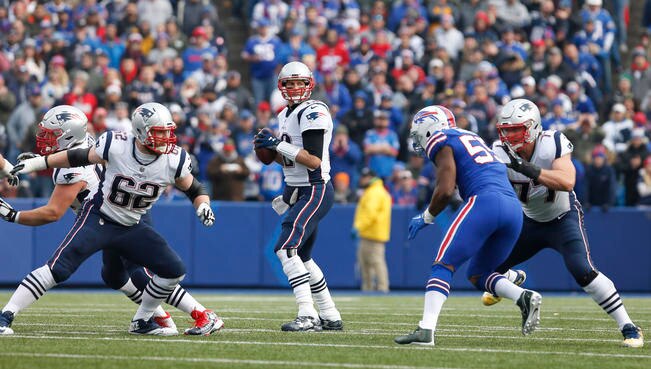 Brady: a 65 mil yardas por pase