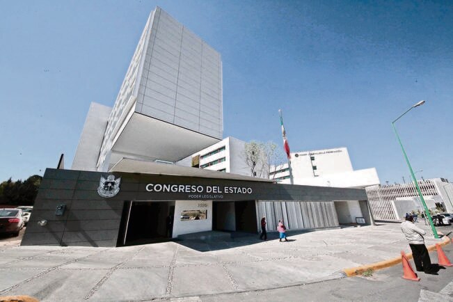 Han sido aprobadas 321 iniciativas de ley, 102 decretos diversos, 86 acuerdos, 891 pensiones y jubilaciones y siete minutas para reformar la constitución, señaló Daesy Hinojosa / Foto: Víctor Pichardo. Obture Press Agency