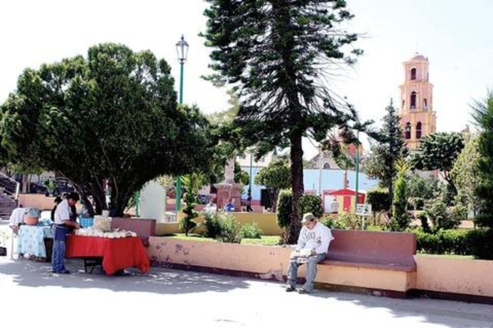 Gestionan apoyos para Colón por 1 mdp