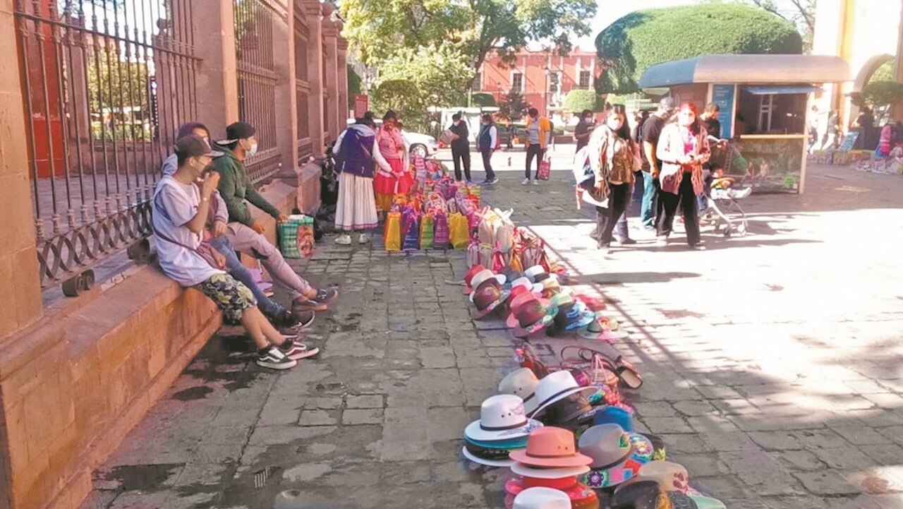 Retiran a ambulantes instalados en el Centro