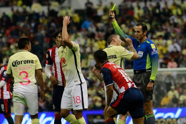 Chivas amarga festejo Águila