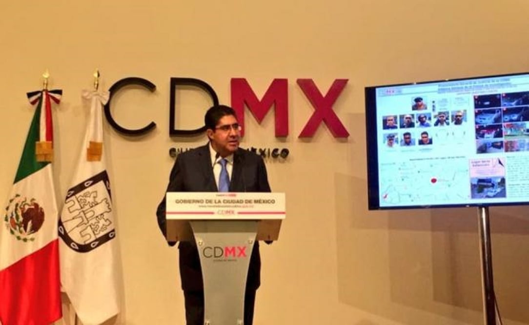 El procurador capitalino, Edmundo Garrido informó que durante su detención les fueron asegurados cinco vehículos (Foto: Twitter @PGJDF_CDMX)