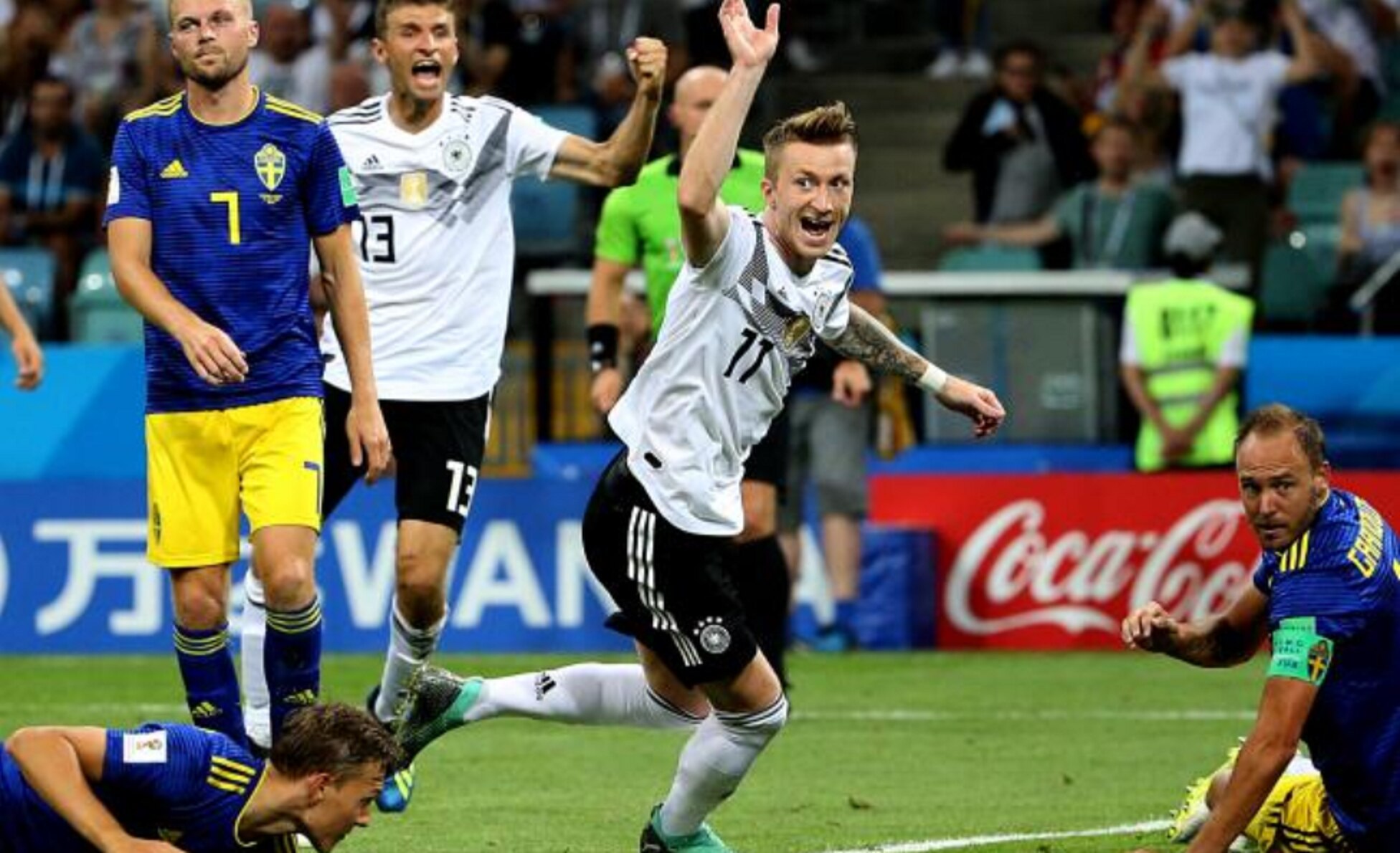 Alemania derrotó a Suecia con gol de último minuto