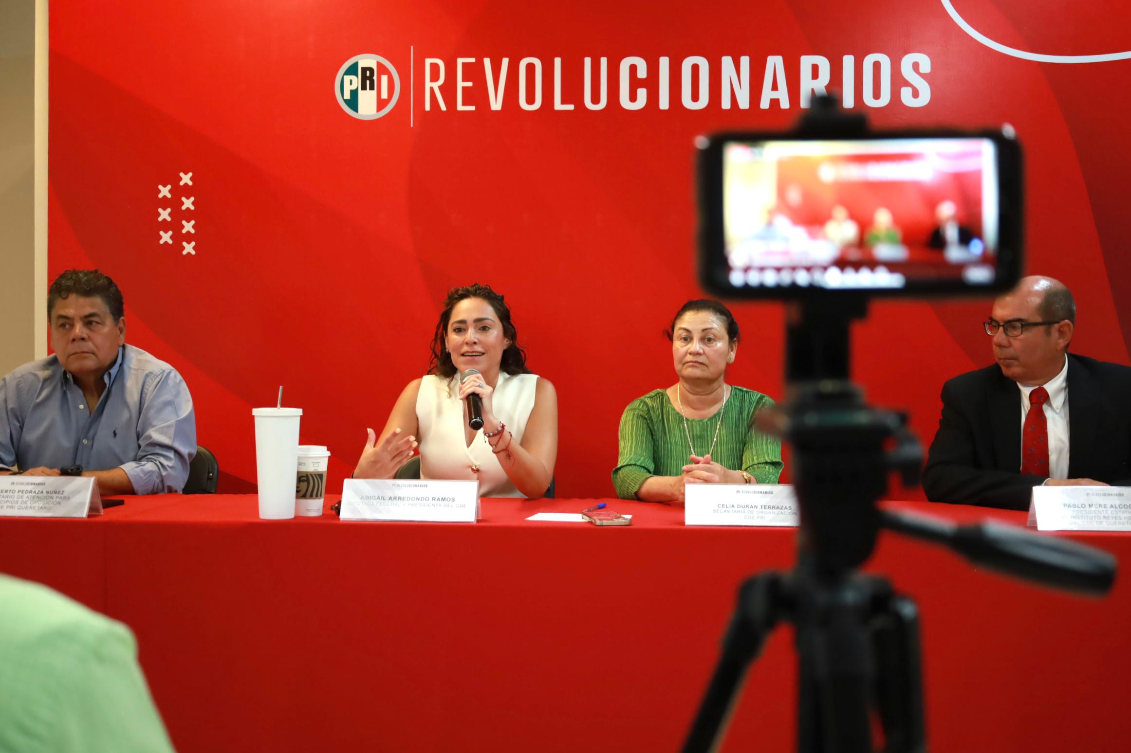 Abigail Arredondo respalda iniciativa para incluir la Inteligencia Artificial como materia obligatoria en escuelas mexicanas