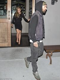 Retratan los senos de Carmen Electra 