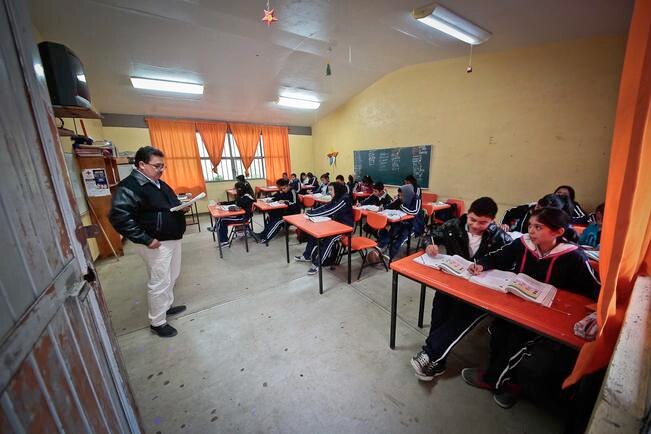 Abrirán plazas docentes para suplir a jubilados