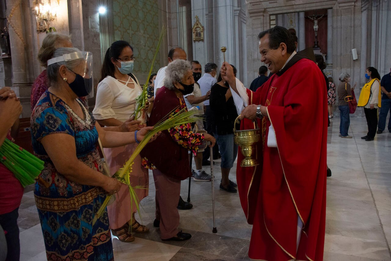 Viven Domingo de Ramos, a pesar del riesgo de contagio del Covid-19 