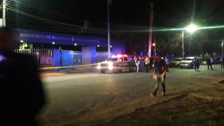 Balean a dos municipales en sub comandancia de Santa Rosa Jáuregui