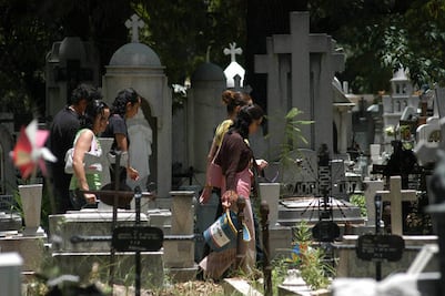 Cerrarán panteones el 10 de mayo por Covid
