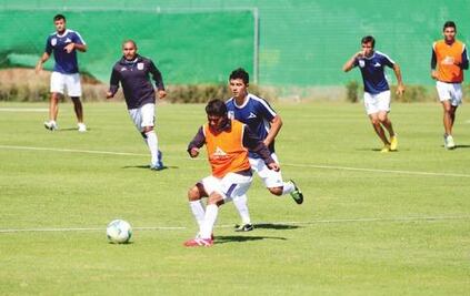 Gallos, contra fantasma tapatío