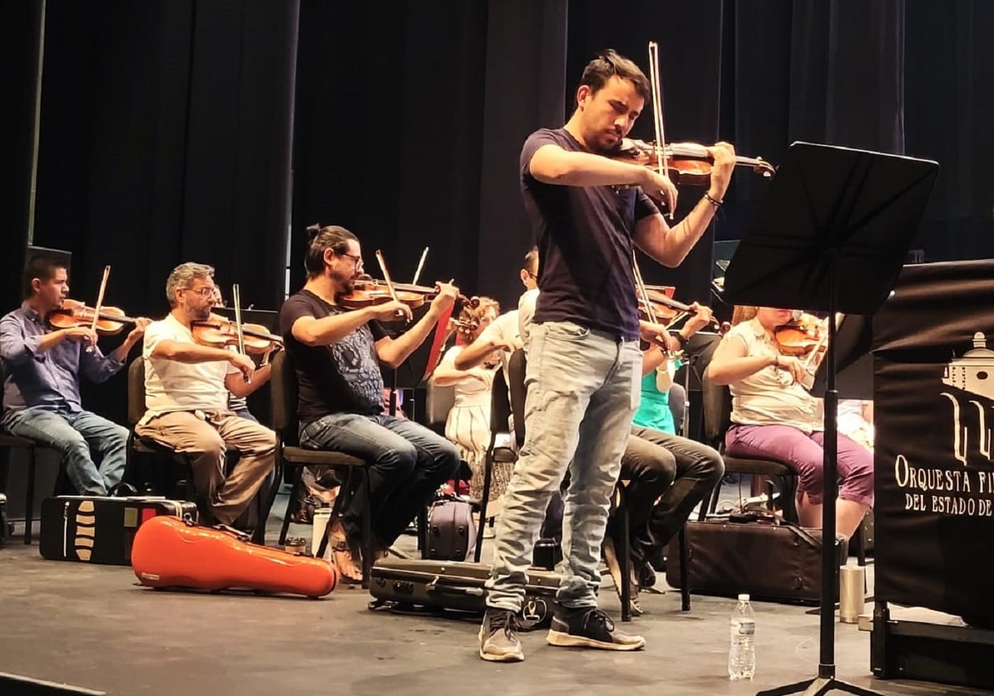 El músico Carlos Gándara tocará con la OFEQ