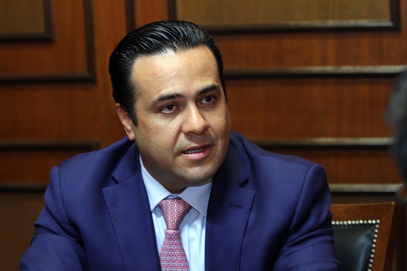 Encuesta coloca a Luis Bernardo Nava en primer lugar para la capital