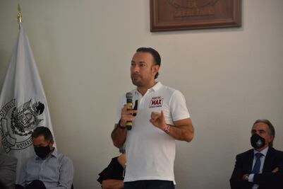 Arturo Maximiliano vincularía al gobierno y los notarios