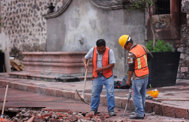 Se atrasan 10% obras en Ezequiel Montes