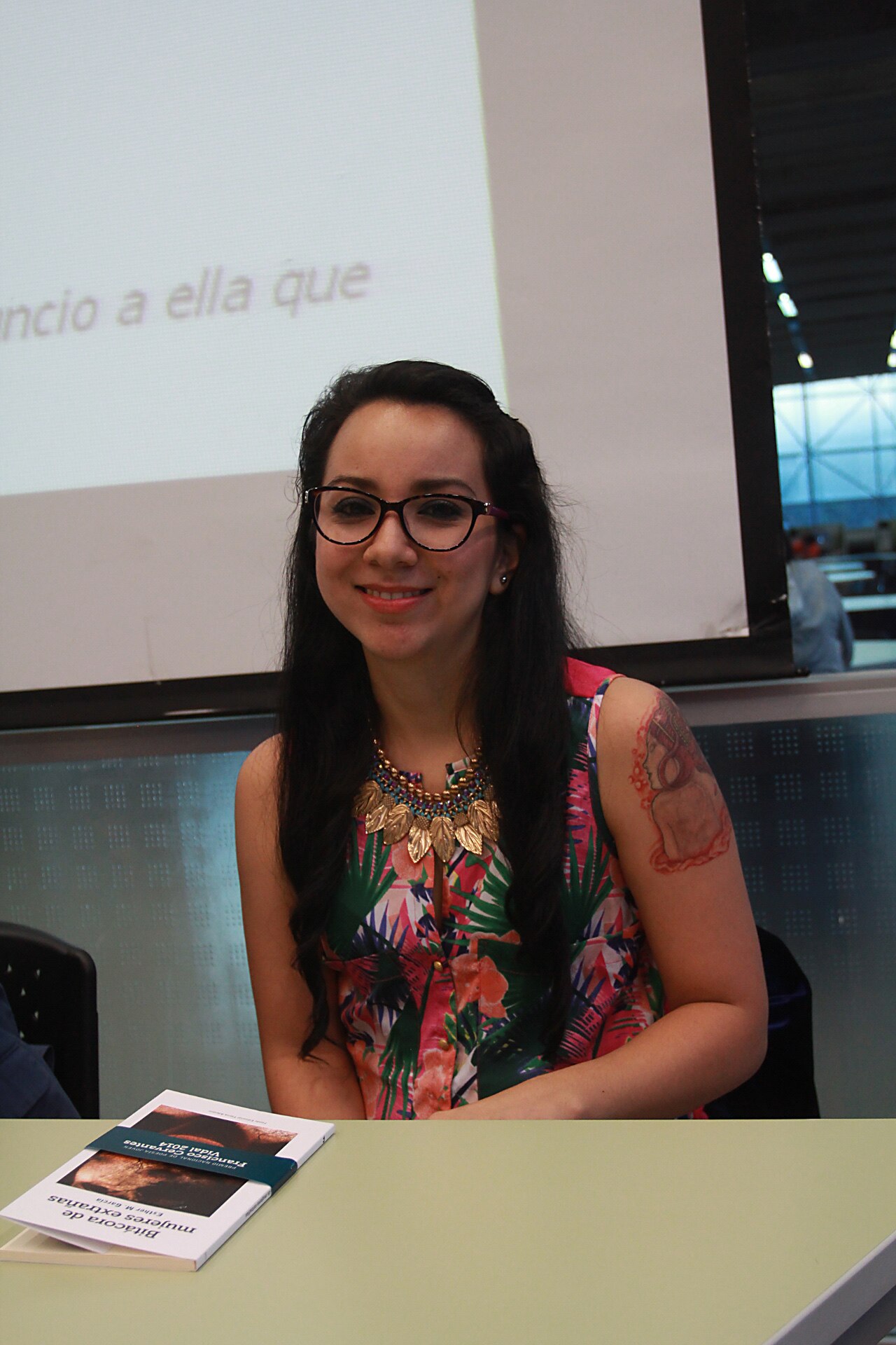 Esther M. García es agredida por su ex pareja