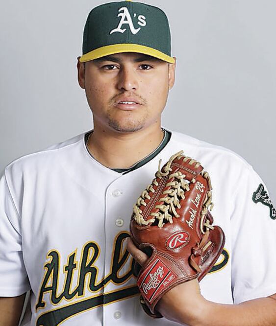 Arnold León va a Blue Jays