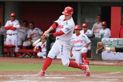 Acechan Diablos Rojos barrida