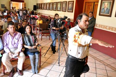 Pide licencia subdelegado en Perales, SJR