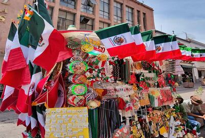 Con fiestas patrias, tianguistas esperan que aumenten sus ventas
