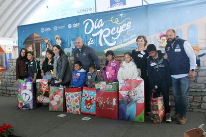 Celebra Marcos Aguilar Vega Día de Reyes en Centro Meni