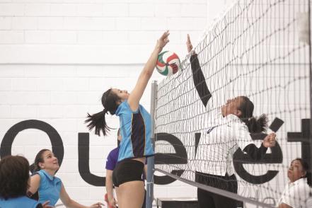 El voleibol les permite alcanzar sus sueños 