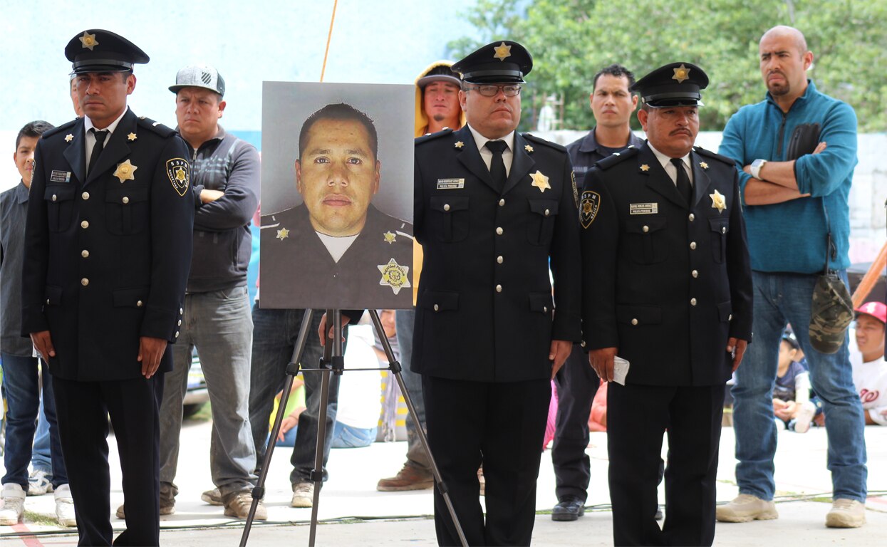 Despiden con honores a policía atropellado