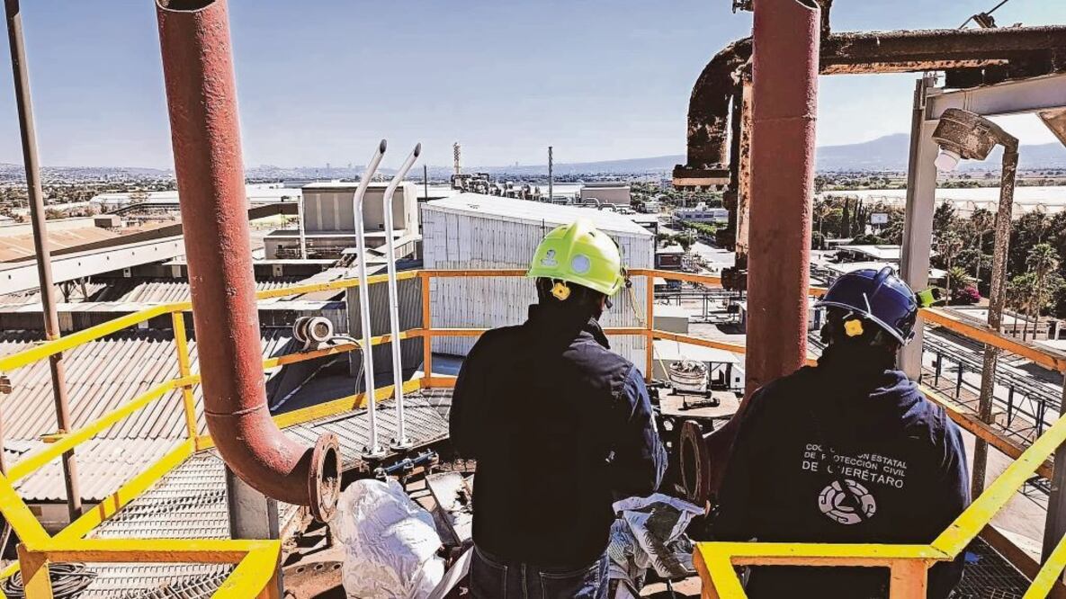 Protección Civil verifica a la empresa Agrogen. Foto: Especial