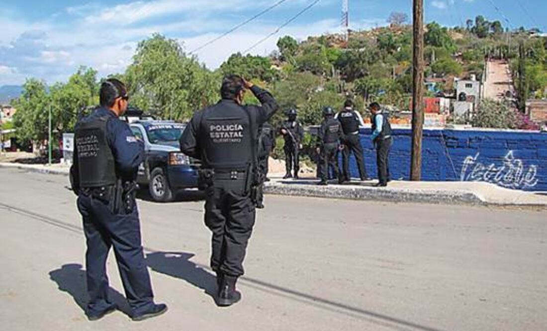 Detienen a menor por robar maletín