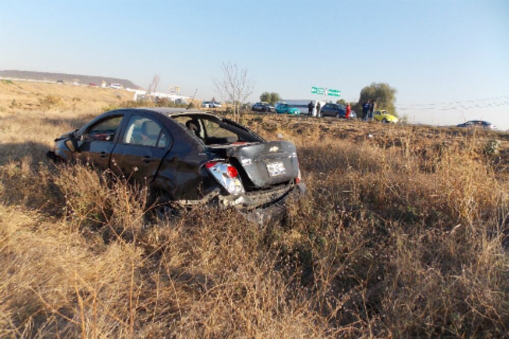 Vuelca en libramiento surponiente