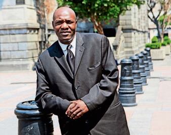 “Inhabilitar de por vida a Verón”