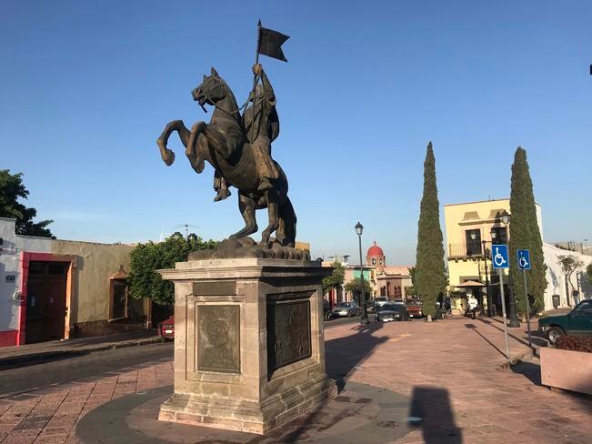 El monumento al Apóstol Santiago lució vació en el aniversario 487 de la fundación de la ciudad de Querétaro /Foto: Demian Chávez