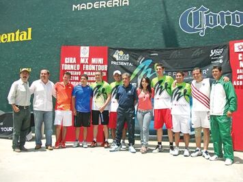 Primera academia municipal de frontenis