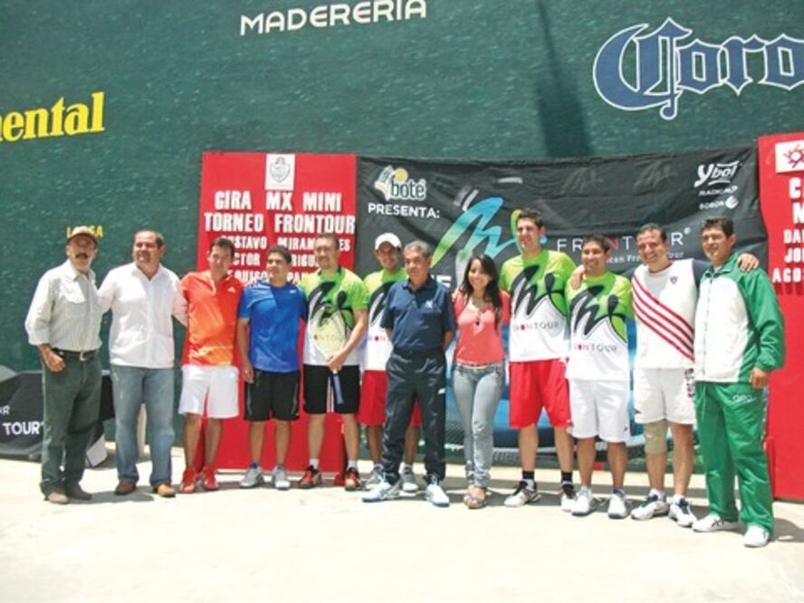 Primera academia municipal de frontenis