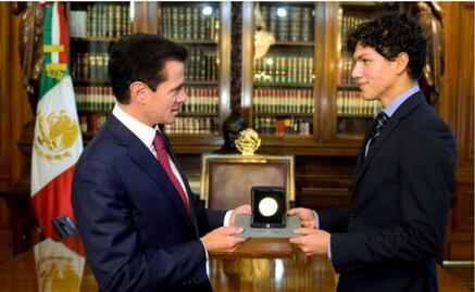 Isaac Hernández recibió la Medalla Bellas Artes