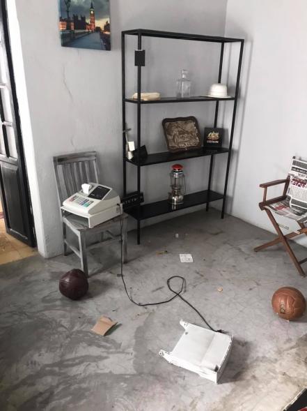 Roban la sombrerería La Popular; les vaciaron las vitrinas