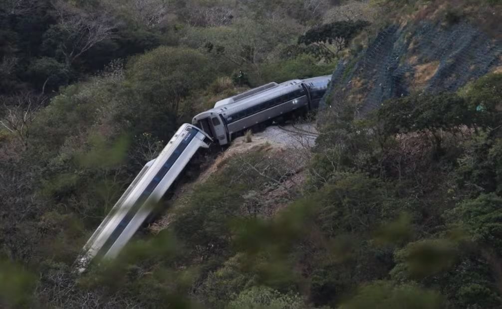 El domingo 28 de diciembre de 2025 se descarriló un tren en el Corredor Interoceánico que dejó, hasta el jueves 1 de enero de 2026, un saldo de 14 fallecidos. Foto: Edwin Hernández/ EL UNIVERSAL
