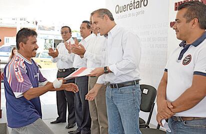 Entregan 150 títulos de propiedad