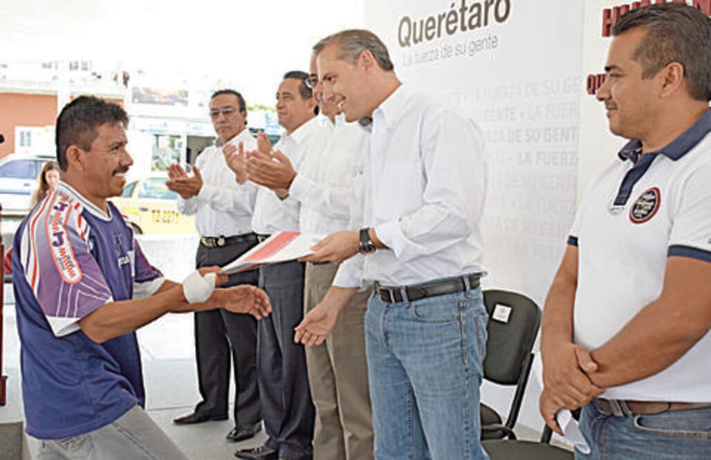 Entregan 150 títulos de propiedad