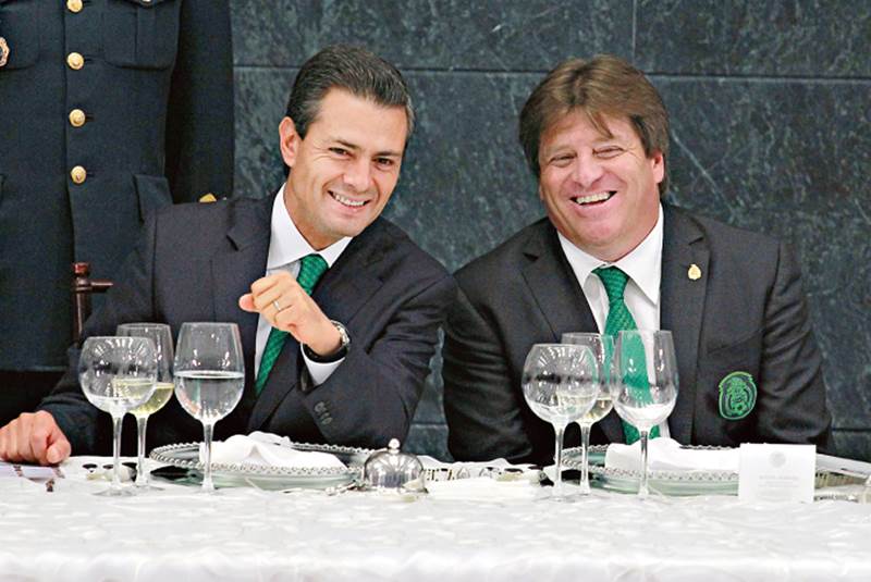 Celebra EPN continuidad del ‘Piojo’