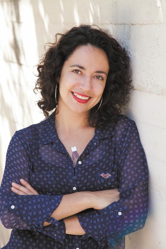 Bernal le canta a la mujer contemporánea