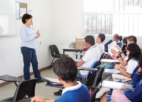 Urgen más plazas para maestros: SNTE