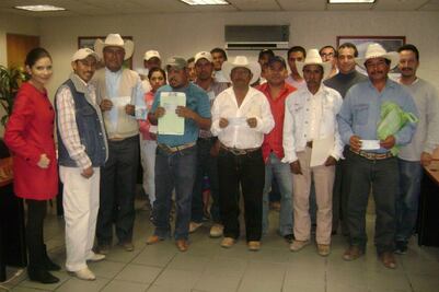 Entrega Sedesu recursos de Opciones Productivas