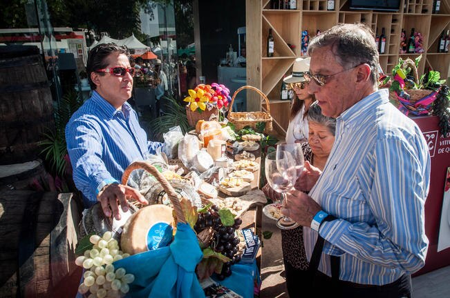 Actualmente, la Asociación de Queseros de Querétaro agrupa a 13 productores y, de acuerdo con su titular, se trata de personas que constantemente están innovando, de forma que se cuenta con alrededor de 150 variedades de quesos (RICARDO LUGO. EL UNIVERSA)