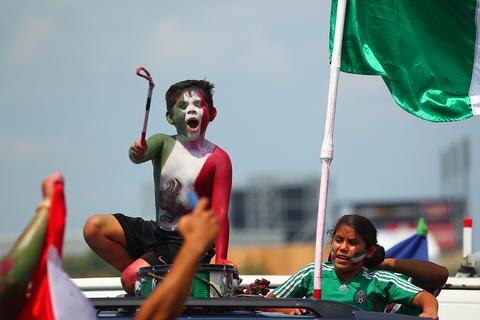 Último acto oficial de Justino... con una copa