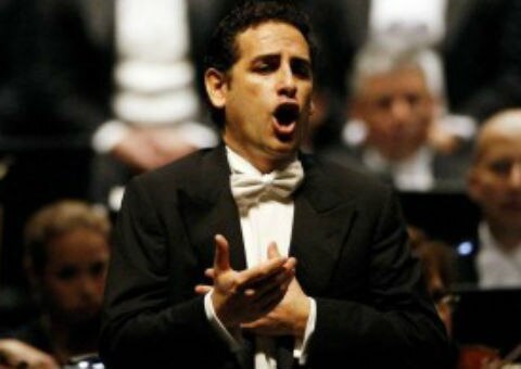 El tenor Juan Diego Flórez homenajeará a Vargas Llosa