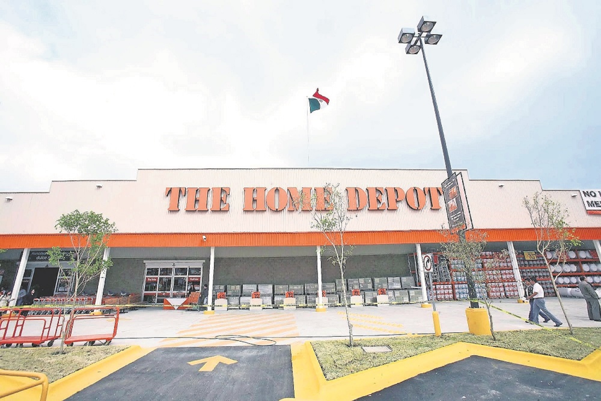 Home Depot invierte 203 mdp en tienda