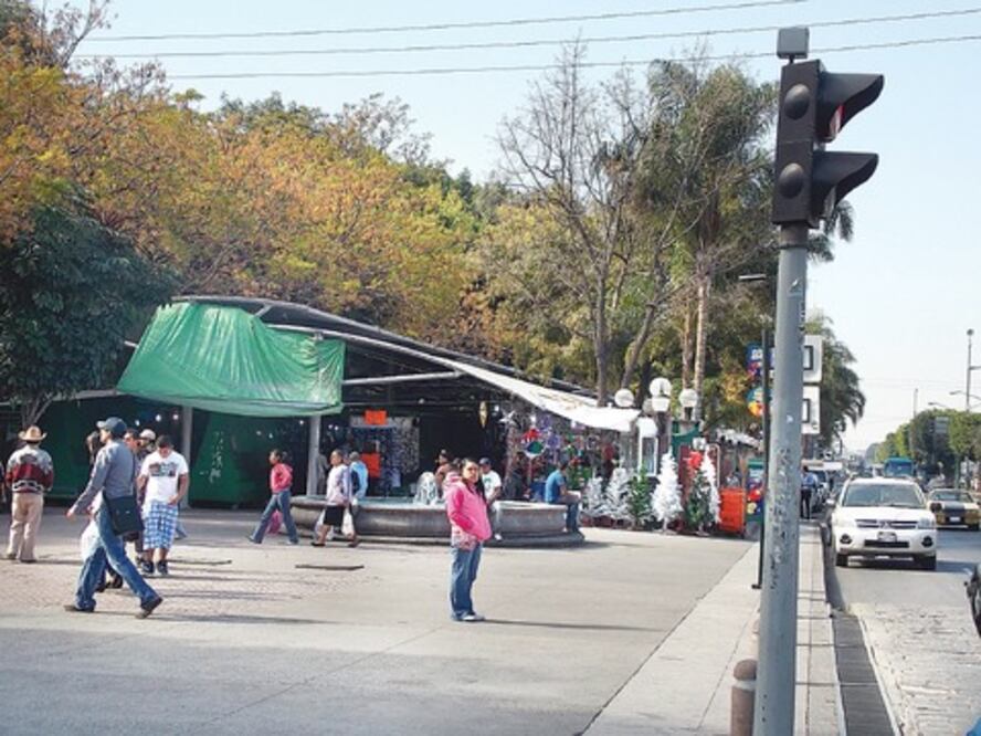 Embellecerán zona comercial
