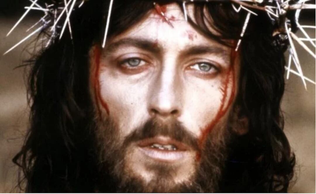 El rostro de Robert Powell interpretando a Jesús se convirtió en una imagen icónica. Foto: GETTY IMAGES