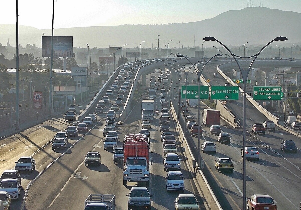 "Crece la población y se incrementa el tráfico en la ciudad", alerta diputado de Querétaro
